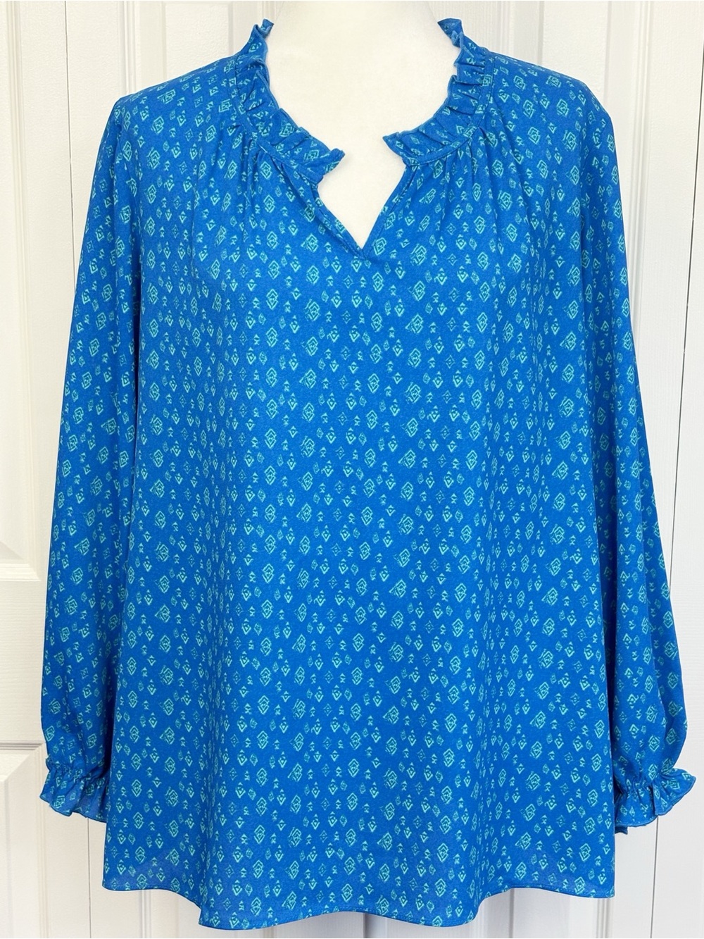 Belle by Kim Gravel Blue & Green Ikat Boho Print Long Sleeve Blouse Large
